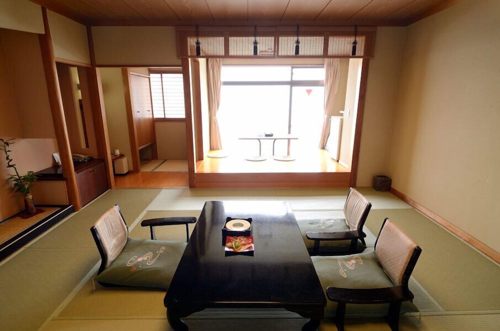 Inatori Tokai Hotel Yuen 36/72
