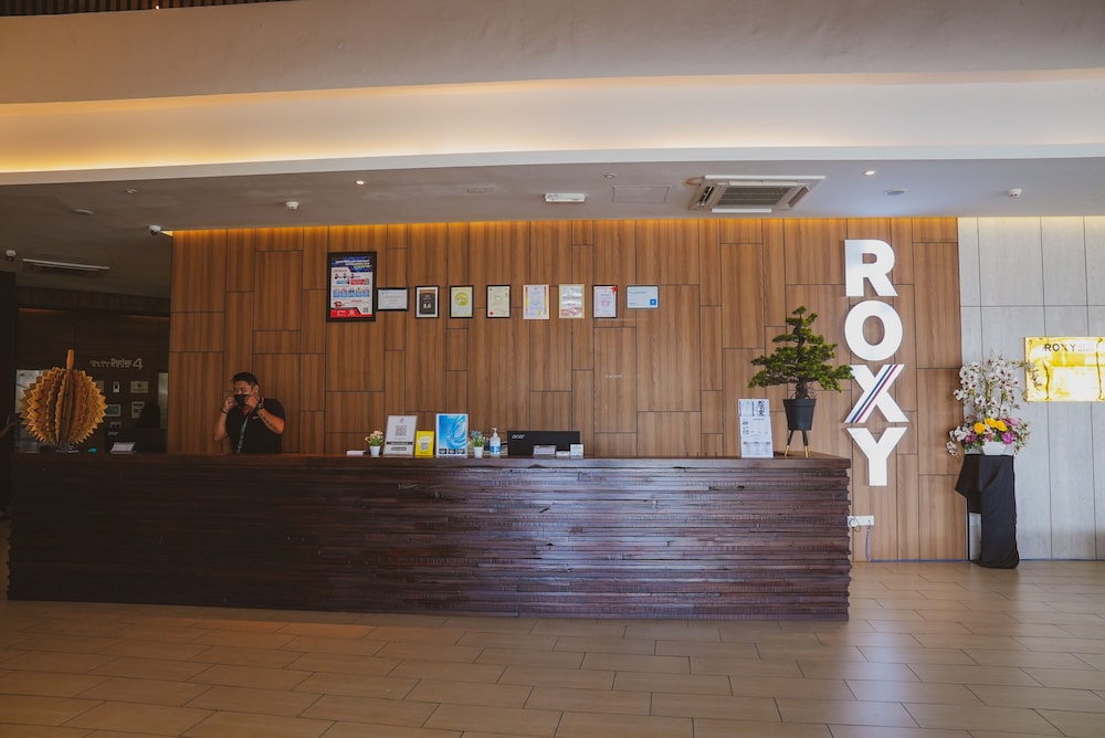 Roxy Hotel Serian 6/40