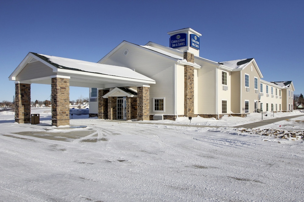 Cobblestone Inn & Suites - Harvey 43/50
