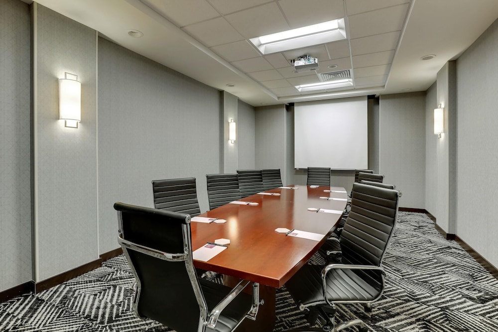 Hyatt Place St. Louis/Chesterfield 66/70
