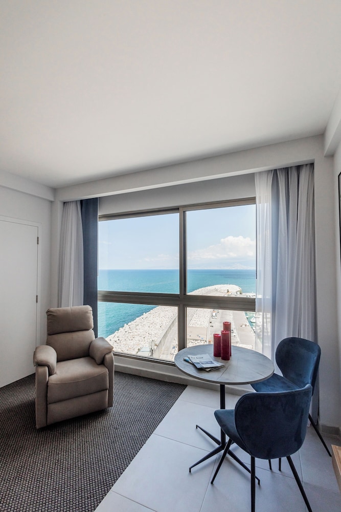 The View - Saint George Hotel 37/49