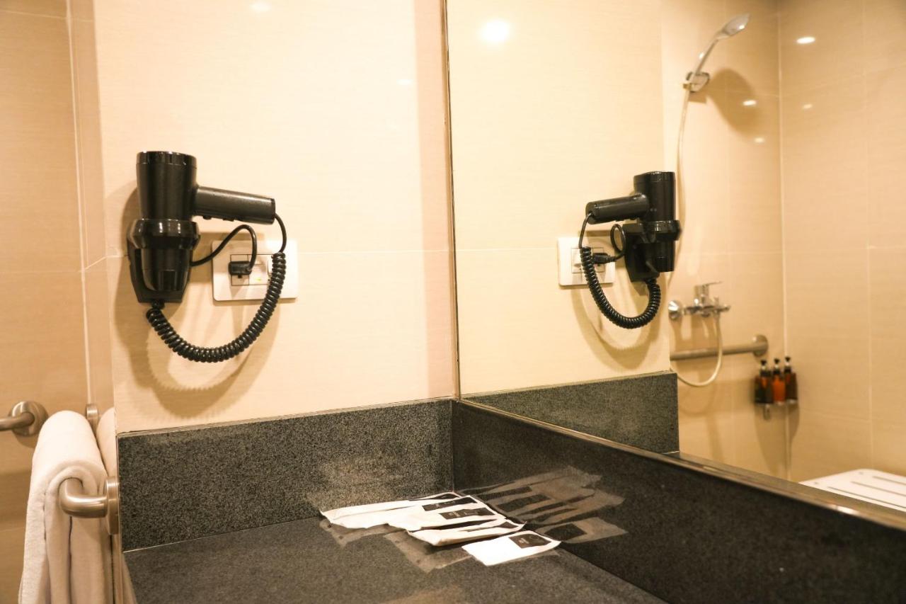 MCollection - Stay Across NAIA Terminal 3 in Newport City 21/30