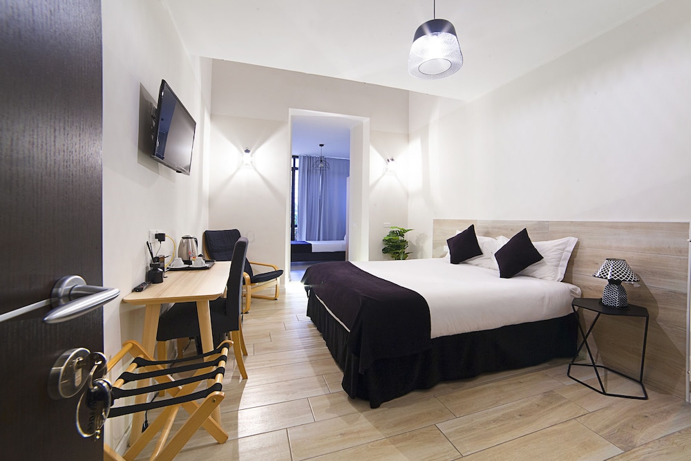 Dada Suites 9/49