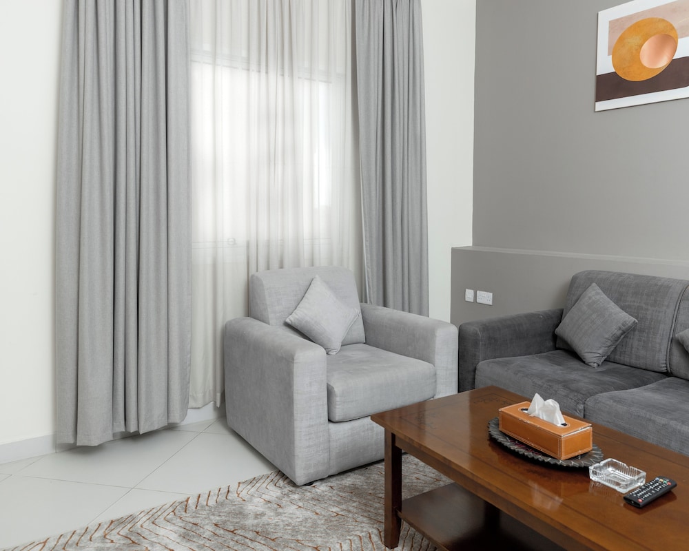 Muscat Hills Hotel 38/63