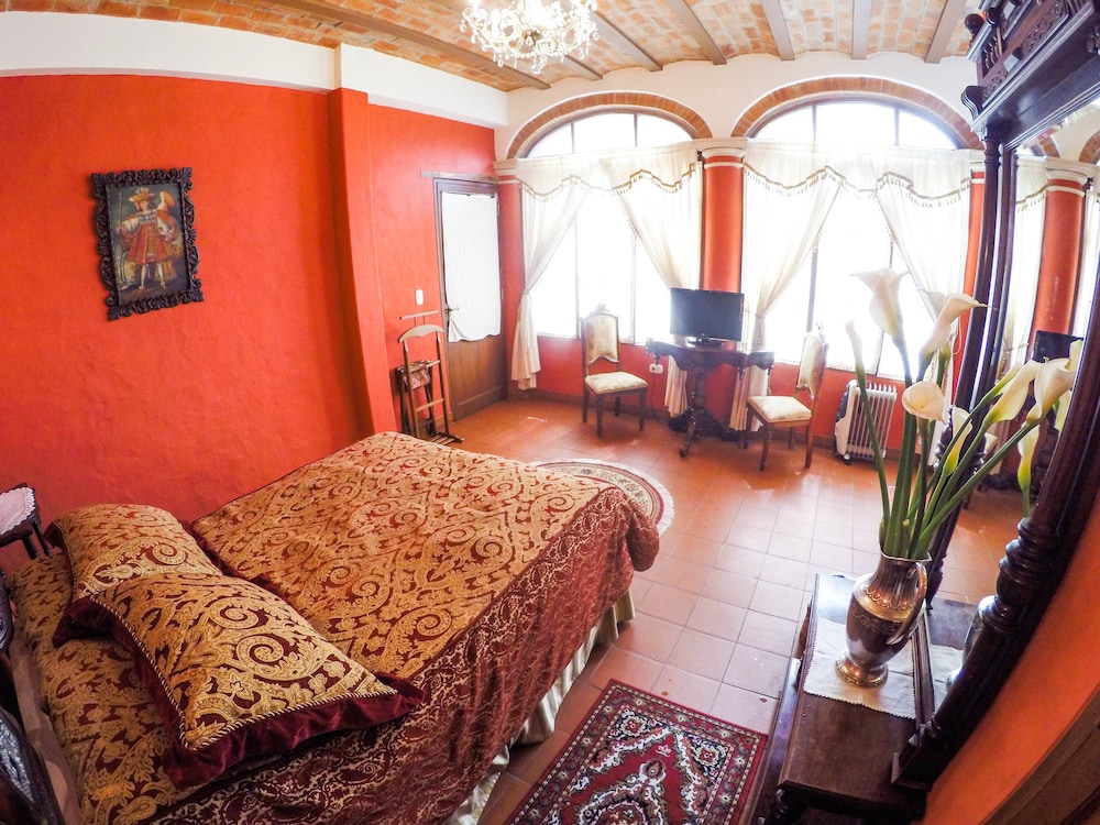 Hotel Monasterio 35/50
