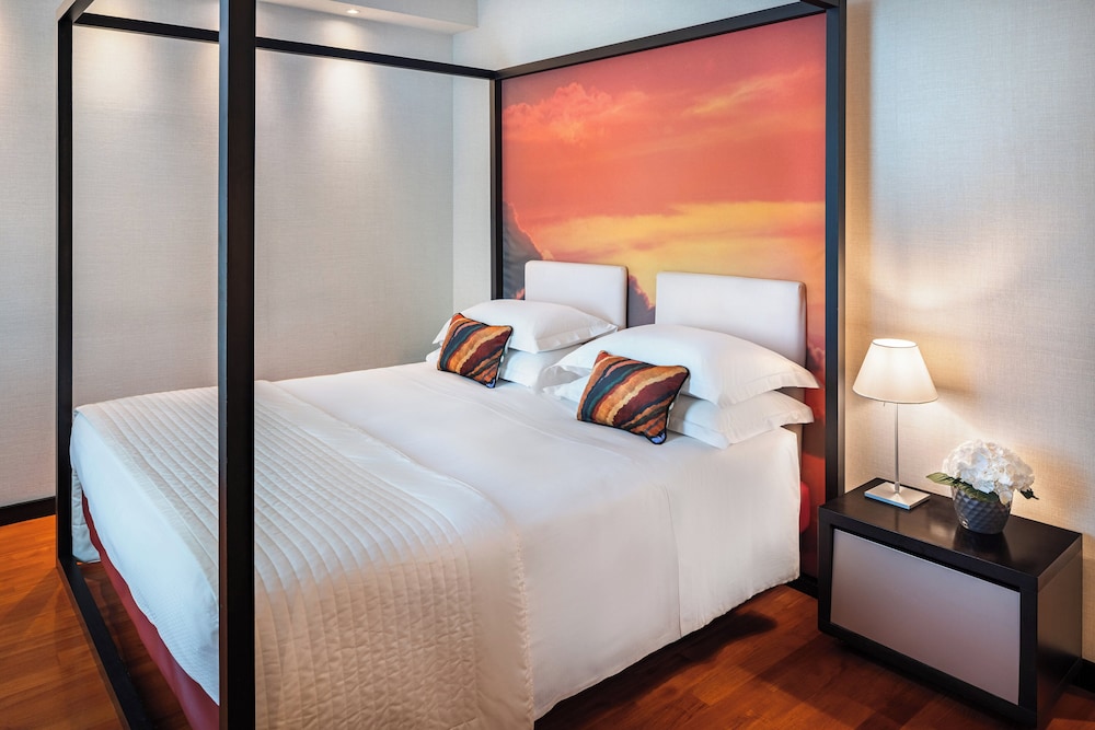 SUPERIOR, DOUBLE OR TWIN BED
