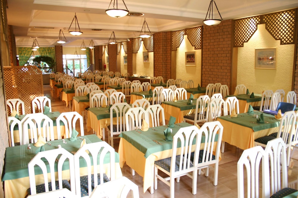 Tunisia Lodge 18/32