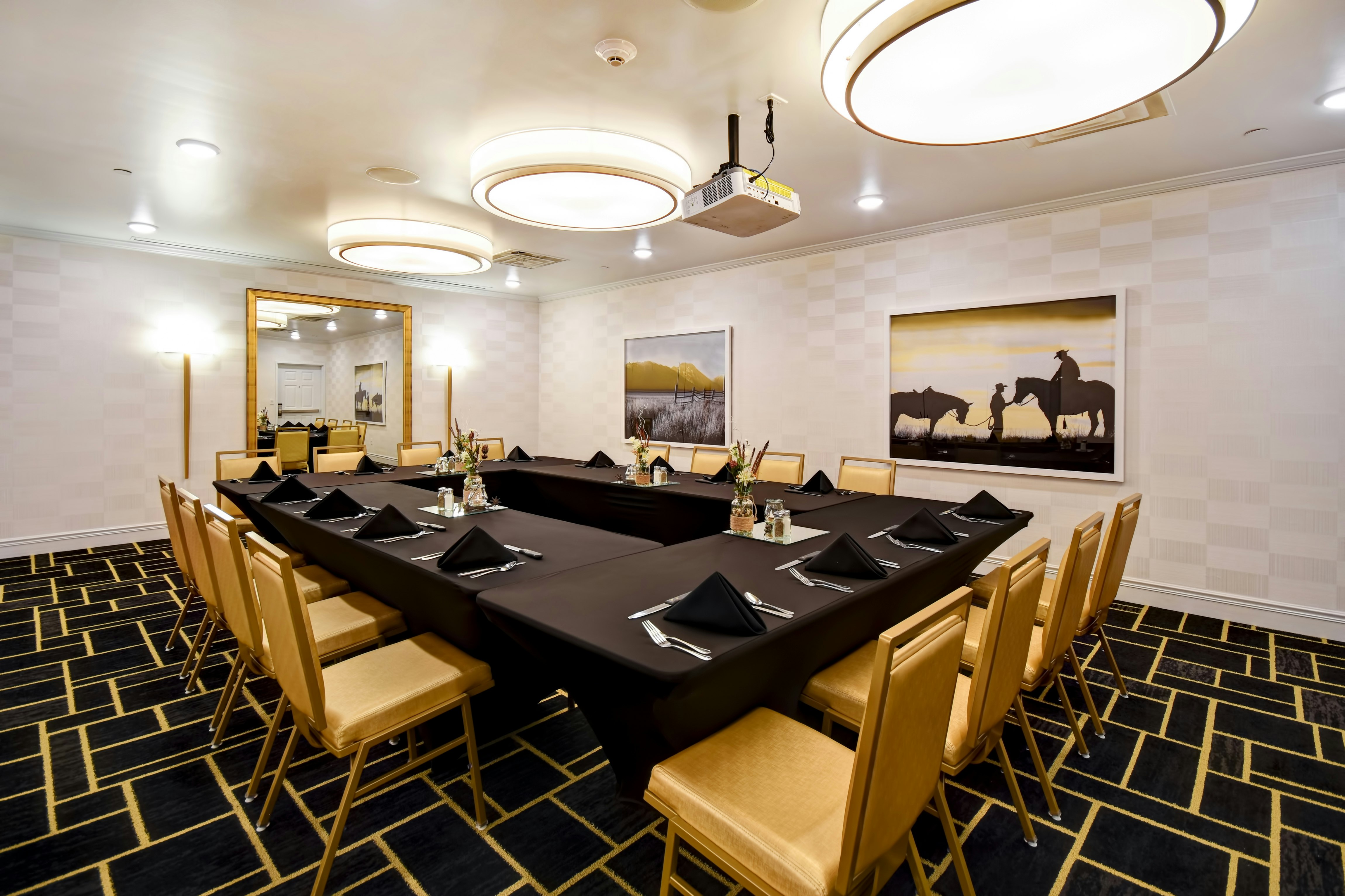 Doubletree By Hilton Deadwood At Cadillac Jack S 38/52