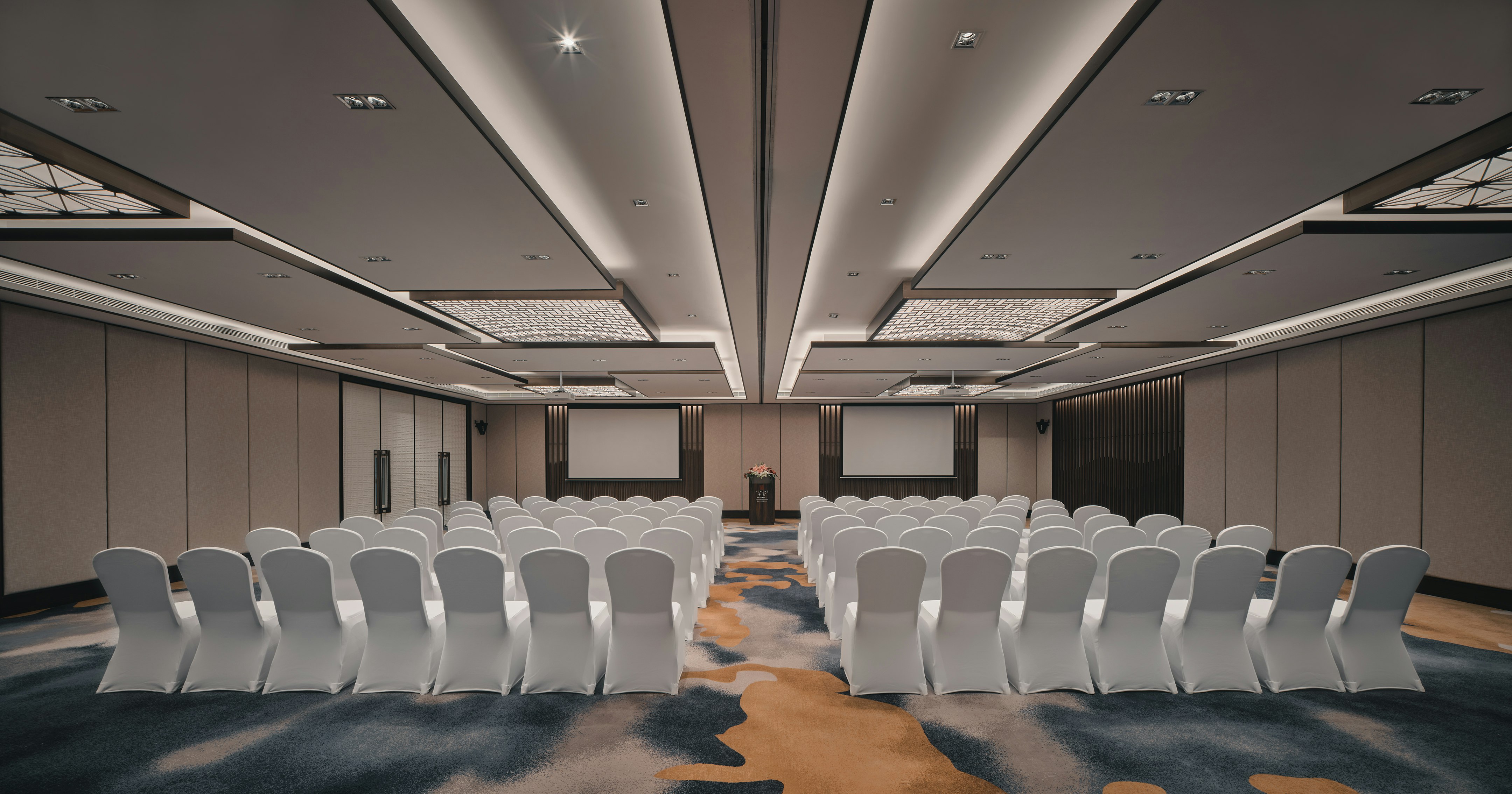 HUALUXE Kunshan Huaqiao an IHG Hotel 40/50