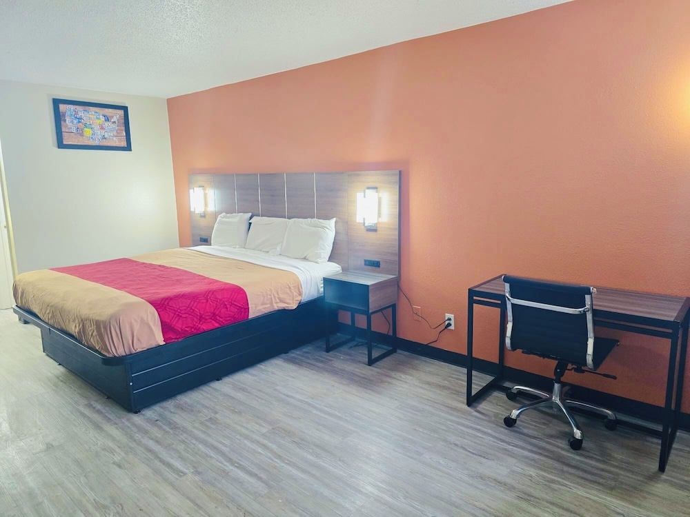 ROOM, SINGLE