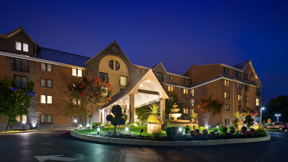 Best Western Plus Concordville Hotel 1/54