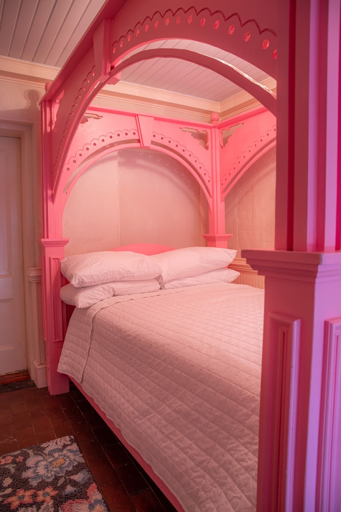 Justine Inn Savannah 21/62