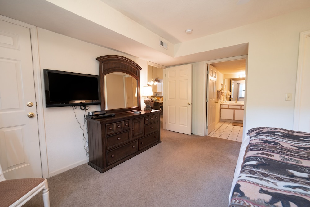 Pointe Royale Condominium Resort & Golf Course 5/81