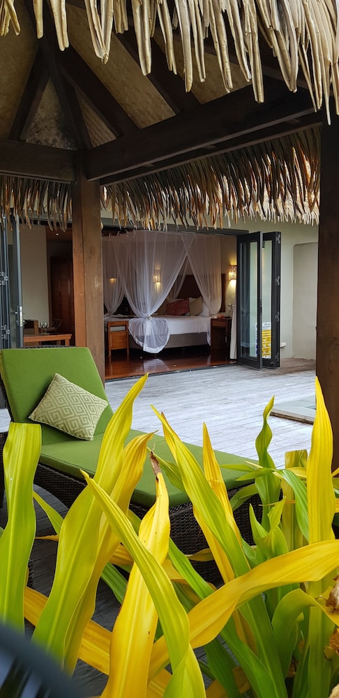 Nautilus Resort 68/77