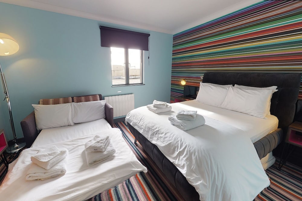 VILLAGE BIRMINGHAM WALSALL - HOTEL & LEISURE CLUB 10/58