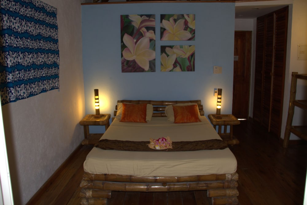 Tepanee Beach Resort 19/63