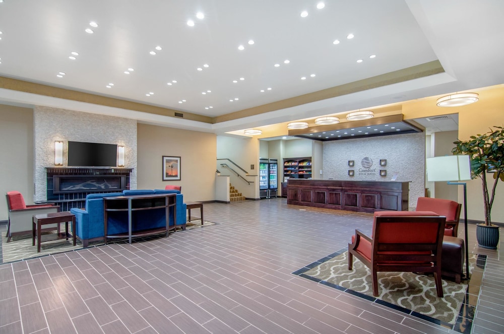 Comfort Inn & Suites Shawnee - Kansas City 18/28