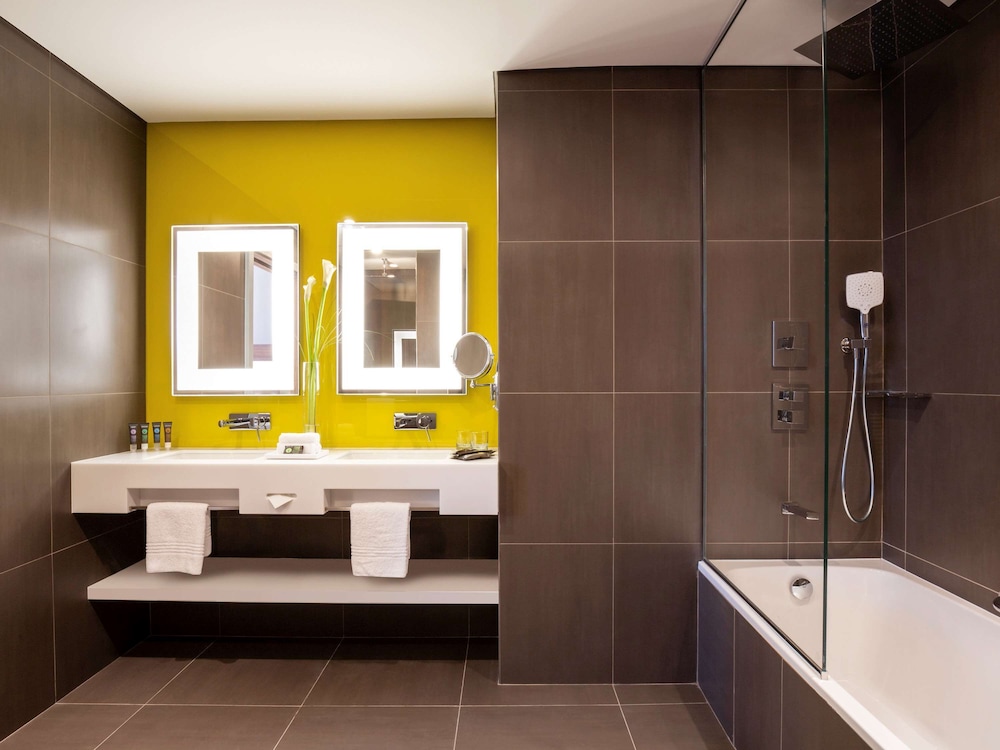 Novotel Bur Dubai 47/48