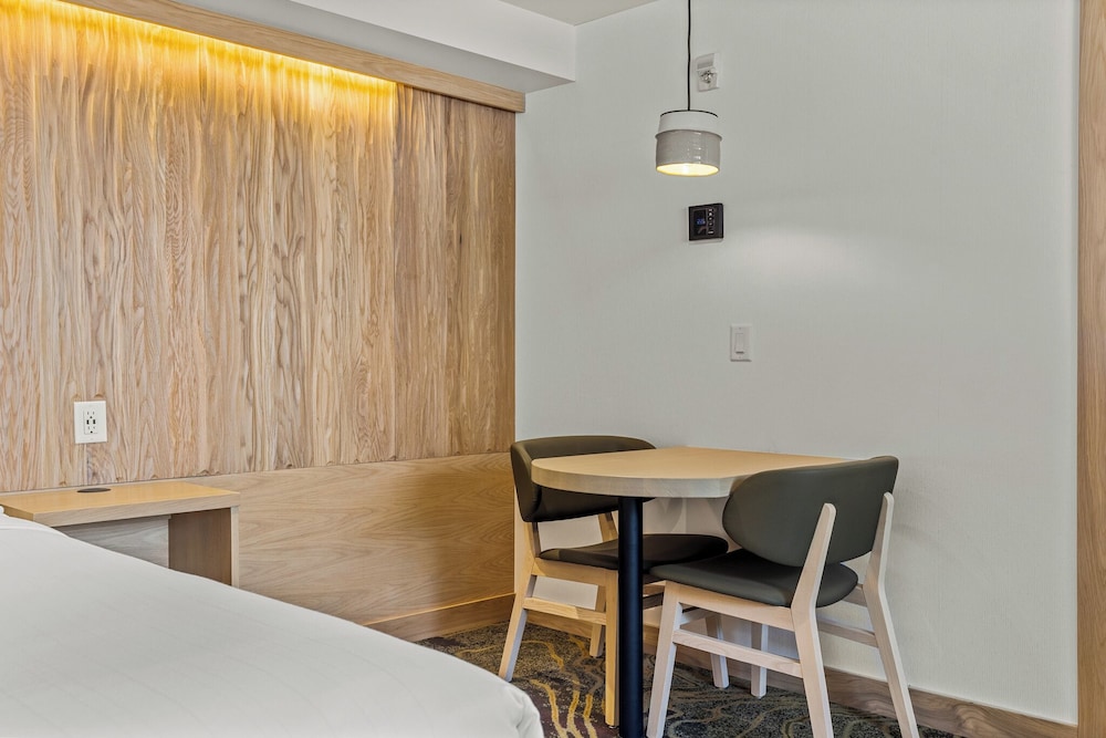 Otter Hotel 40/49