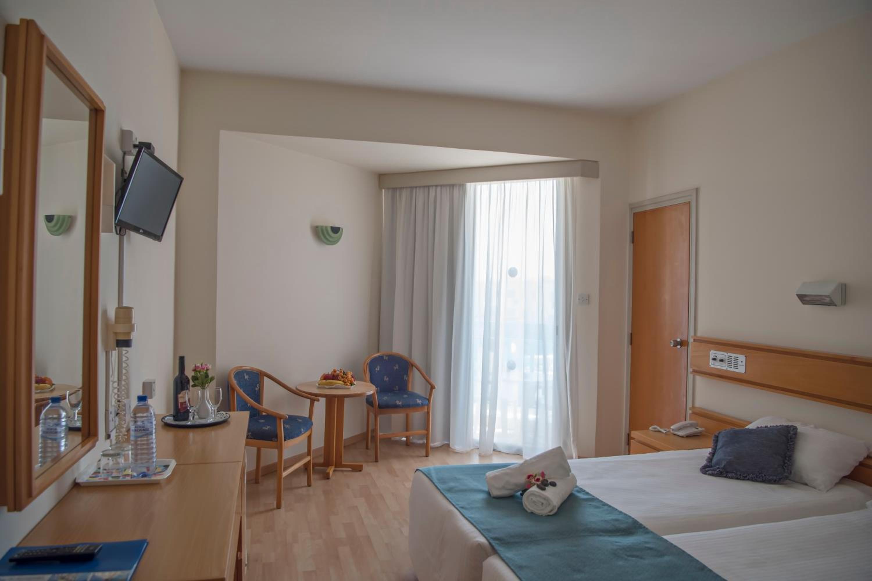 Standard, Twin Beds, Inland View، Kissos 2/10