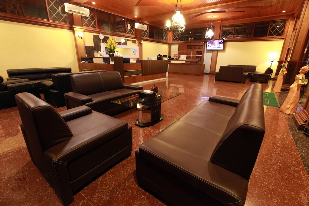 Green Tropical Village Hotel Resort 46/61