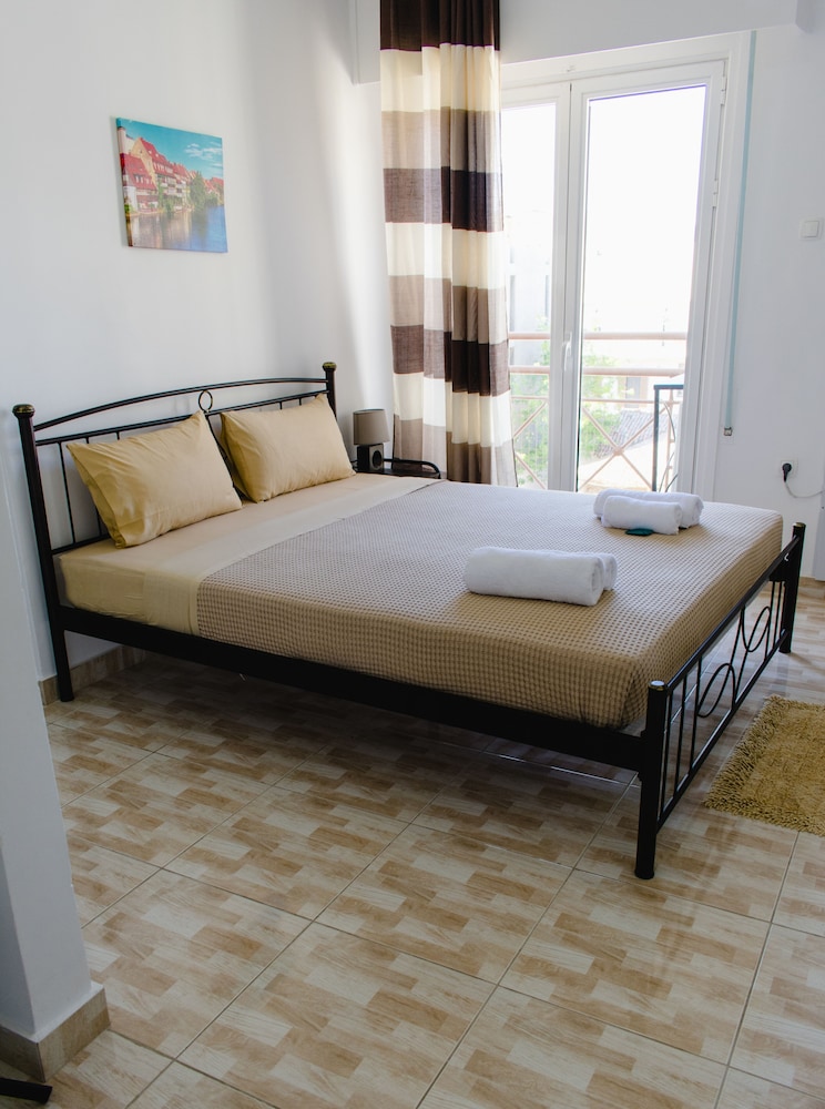 Nikolakakis Rooms Lavrio 22/65
