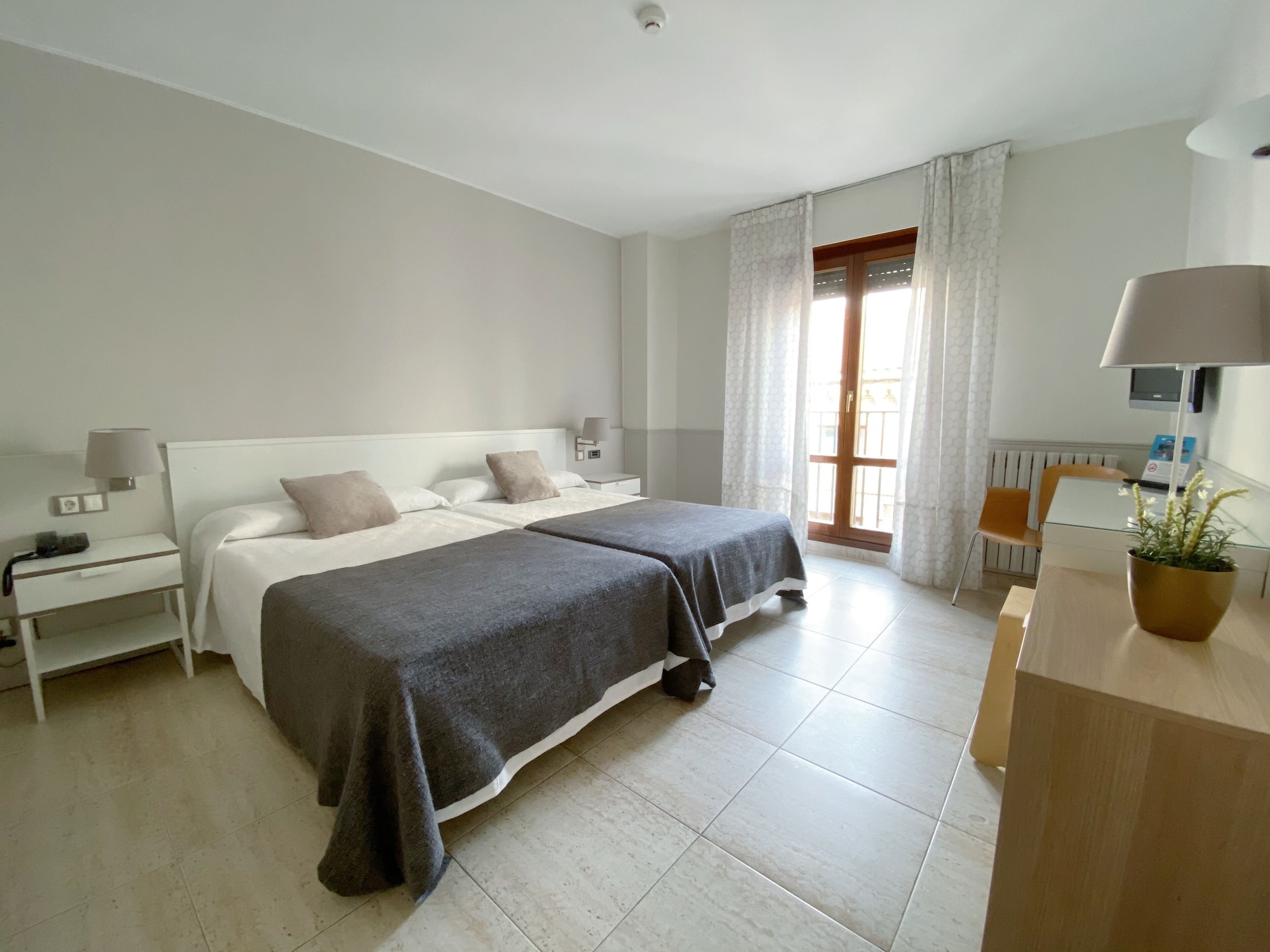 STANDARD, DOUBLE OR TWIN BED