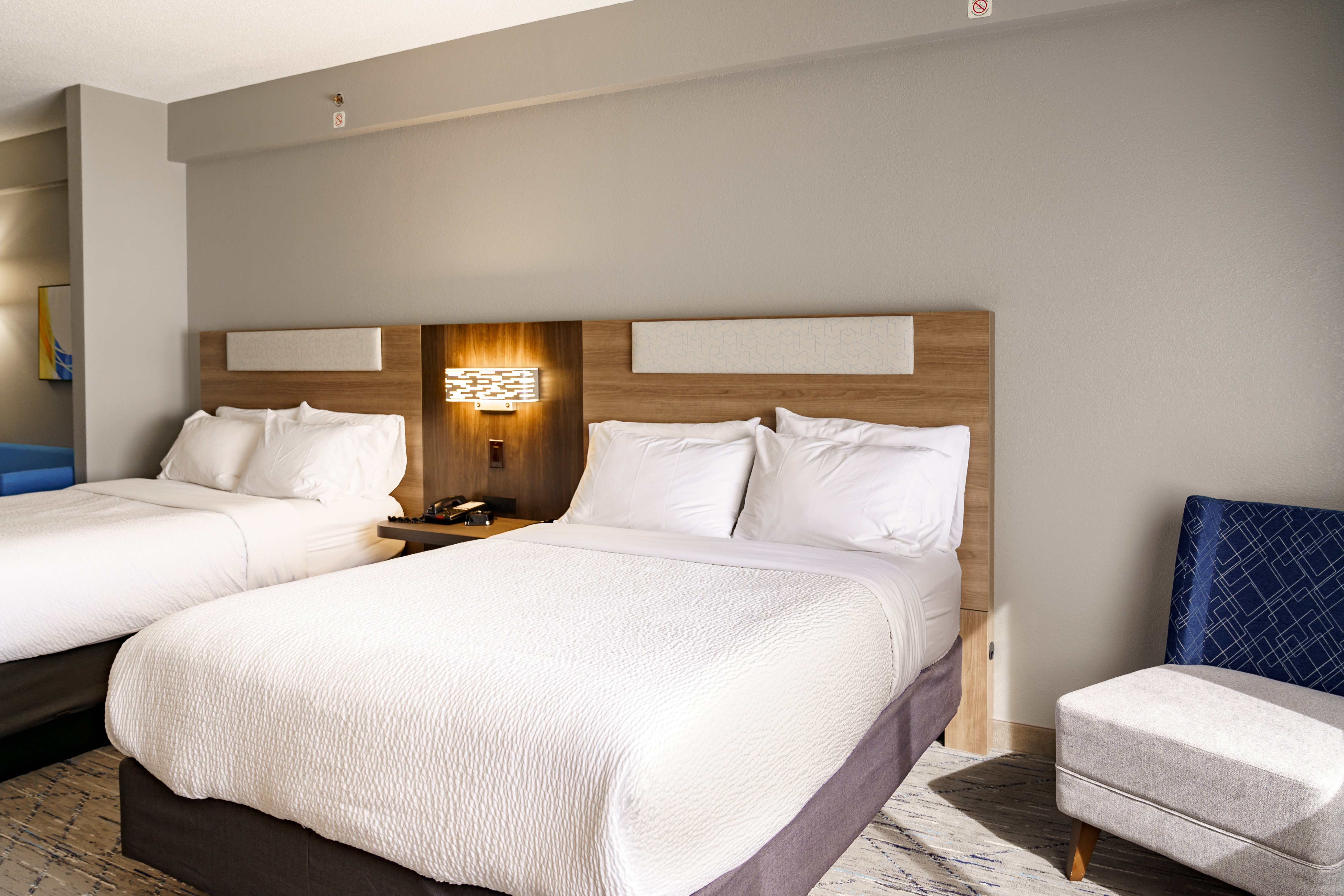 Holiday Inn Express Hotel and Suites Raleigh Sw Nc State 25/80