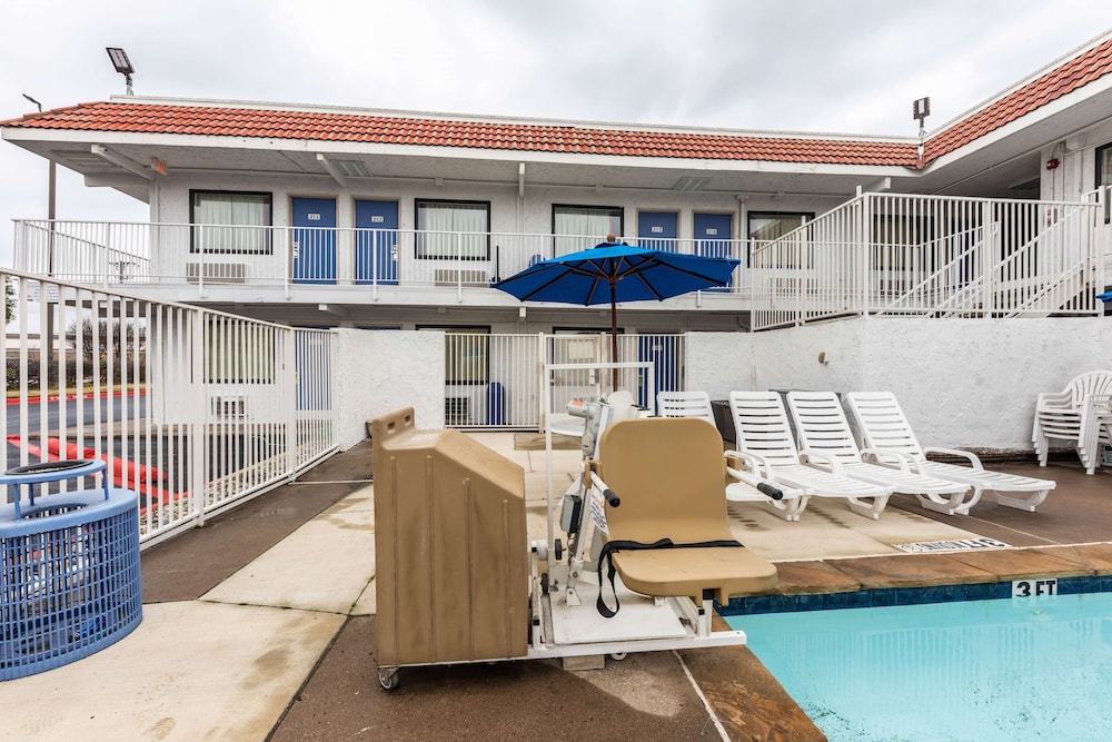 Motel6 North Richland Hills, TX 50/61