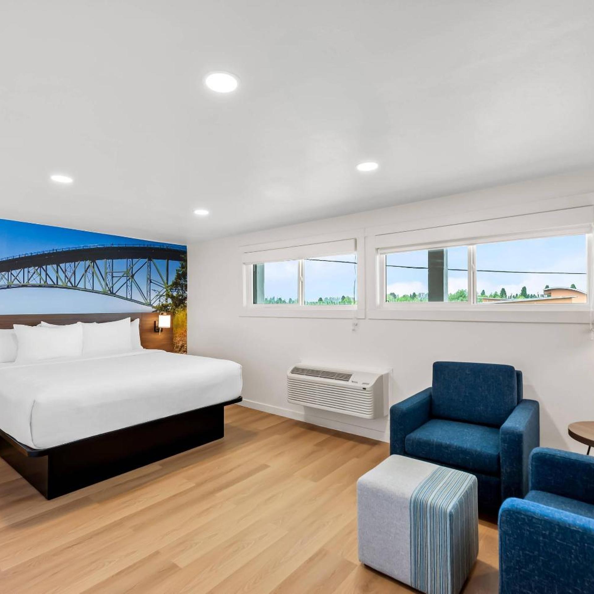 Efficiency, Suite, King Bed