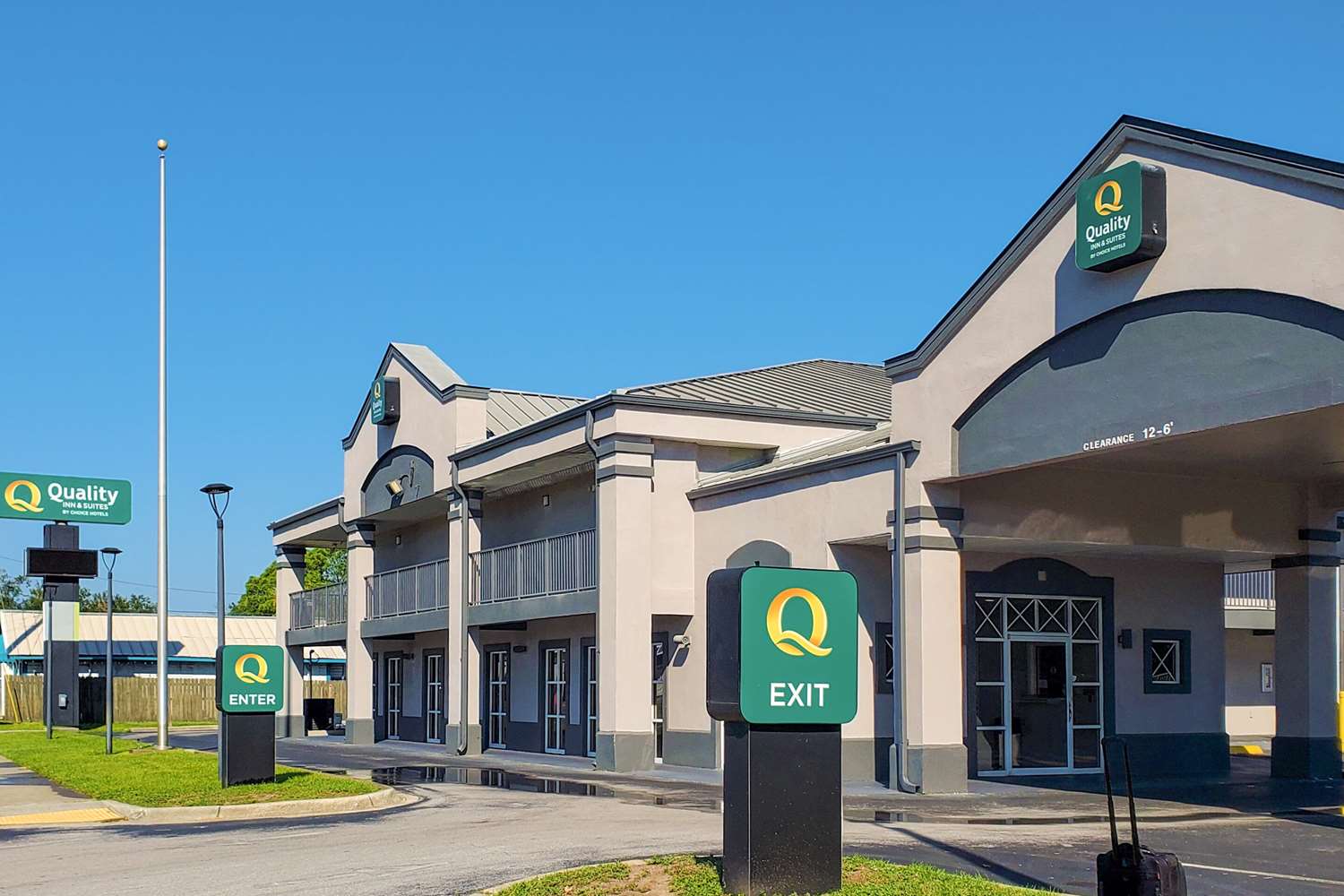 Quality Inn & Suites Near Panama City Beach 1/16