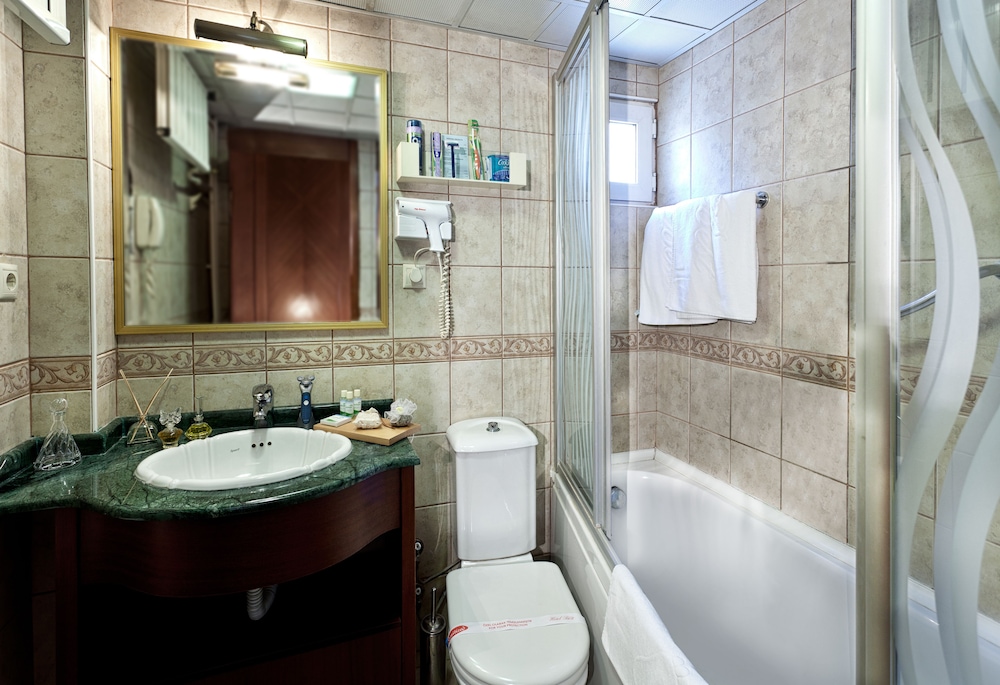 Best Hotel 6/54