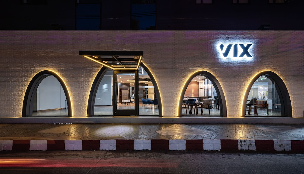 VIX Bangkok @ Victory Monument 1/36
