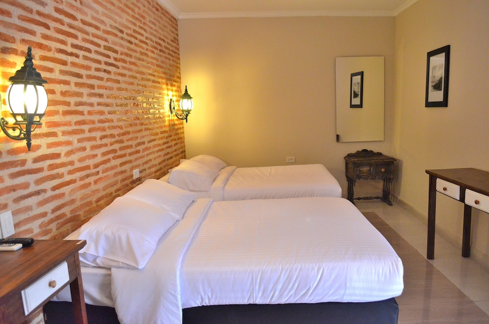 ROOM, TRIPLE
