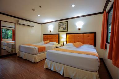 EAST WING DELUXE