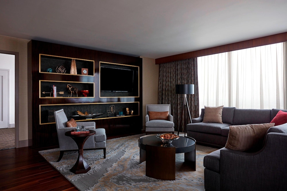 MARRIOTT MARQUIS HOUSTON 38/65
