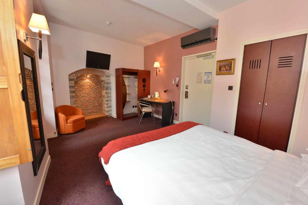 HOTEL DE LA CÔTE D’OR 12/30