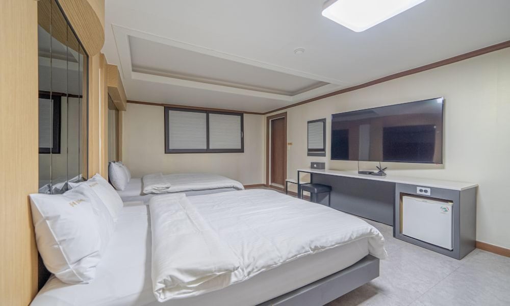 Donghae Gloria Tourist Hotel 15/50