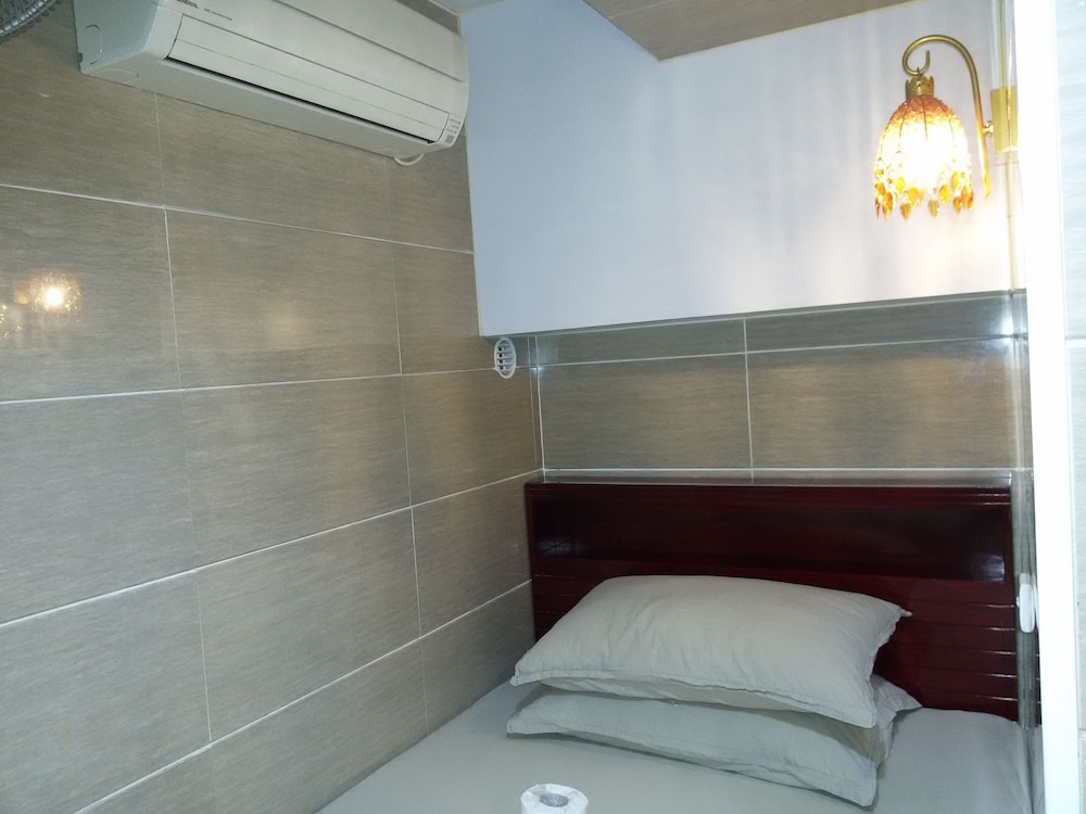 Aashiana Hotel 7/33