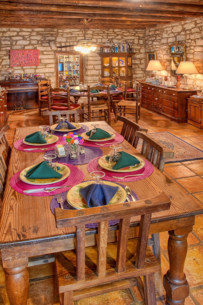 Kuebler Waldrip Haus Bed and Breakfast 33/50
