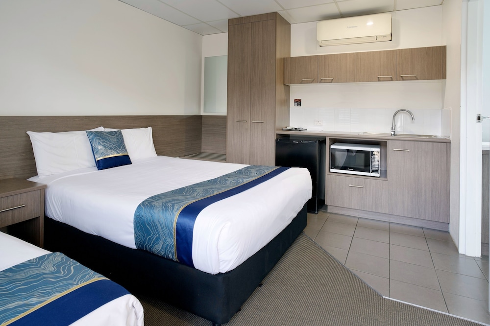Chalet Motor Inn 23/41