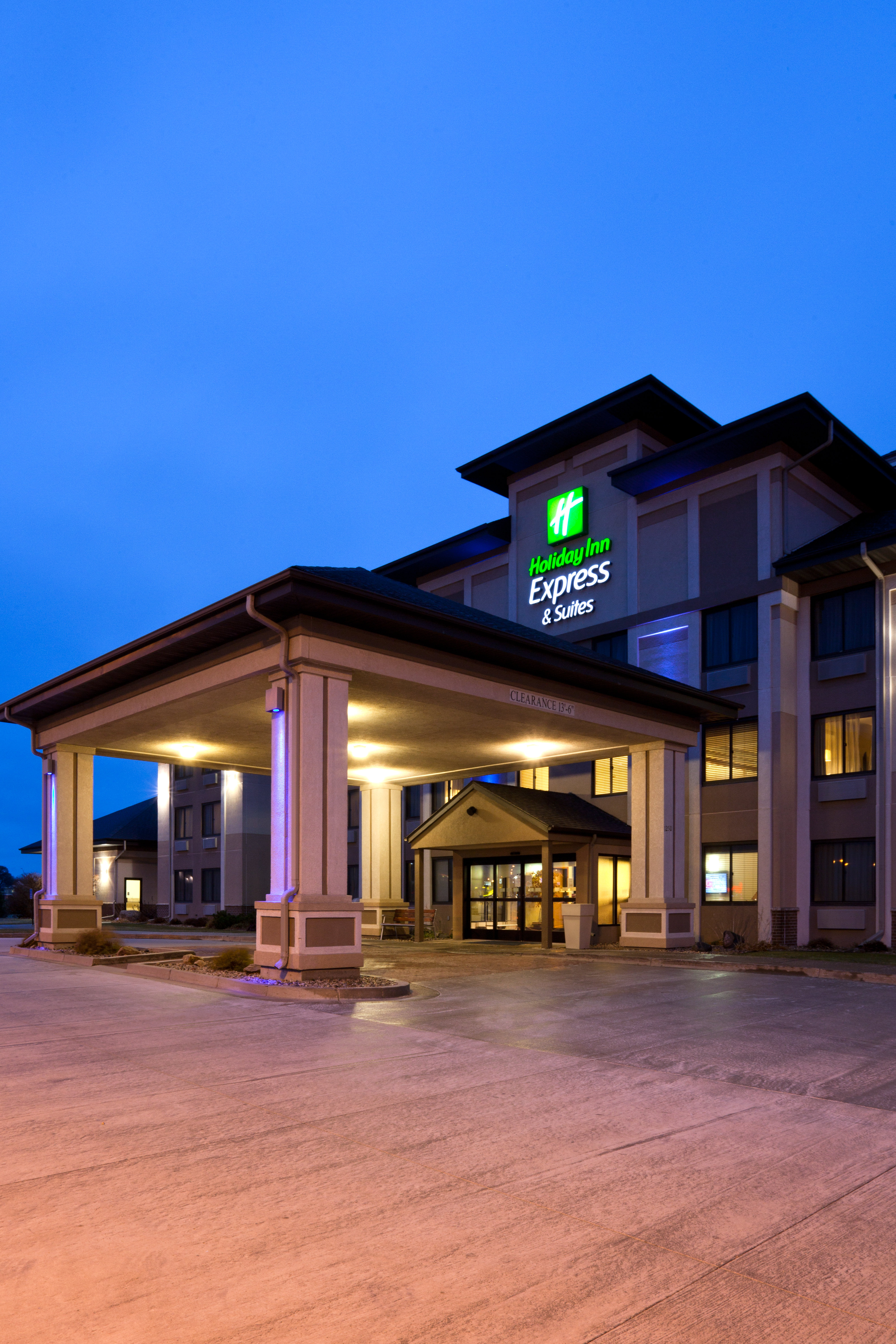 Holiday Inn Express Hotel And Suites Worthington 1/29