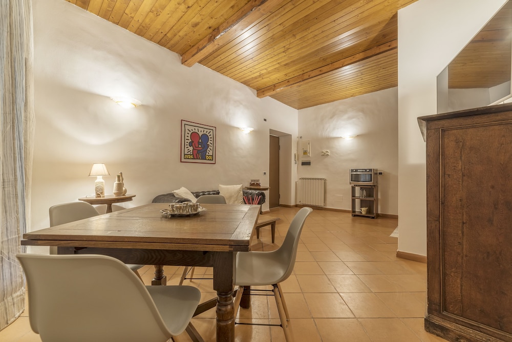Villa Borghese Roomy Flat 16/28