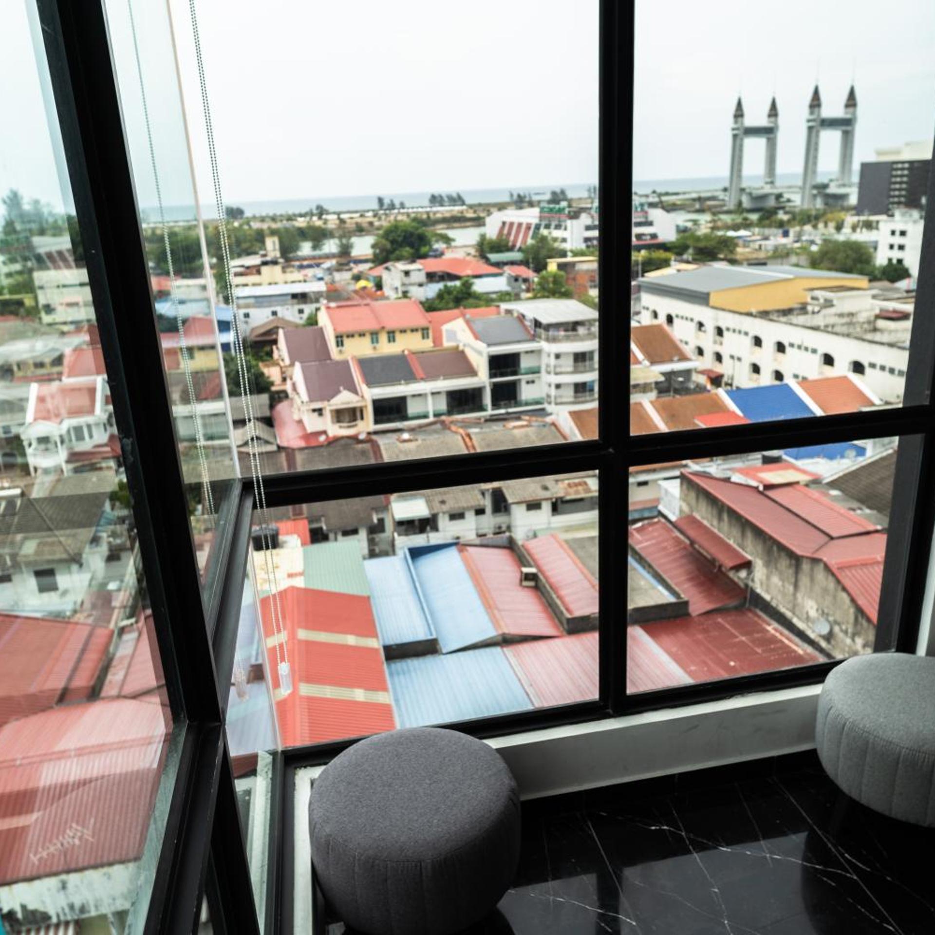 Citi Plaza Hotel & Suites 36/48