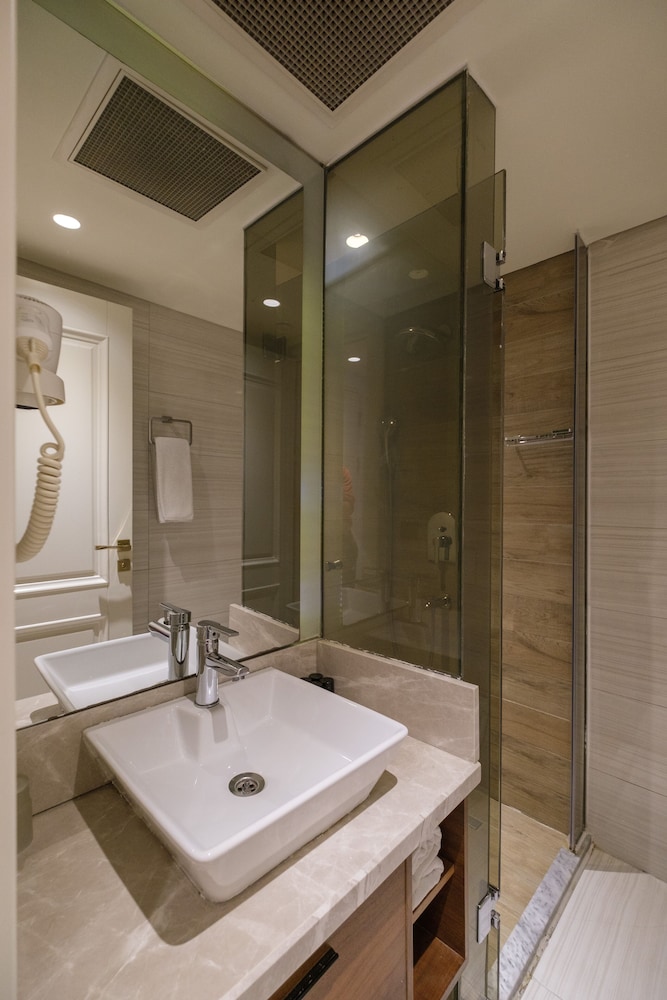 غرفة سوبيريور بسرير كوين، Golden Age Hotel Taksim 10/10
