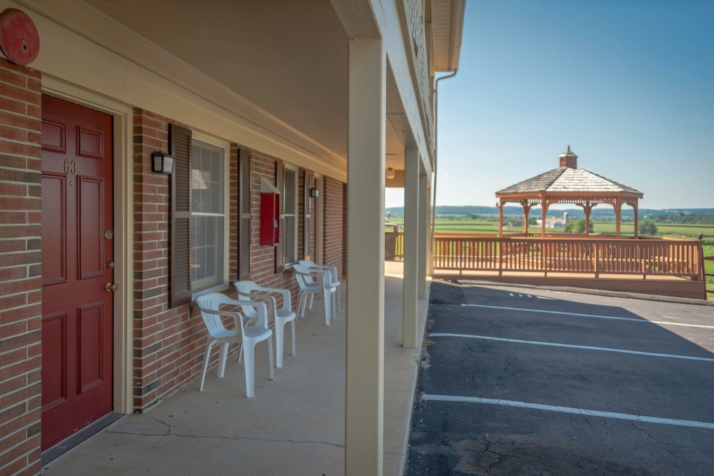 Harvest Drive Family Inn 41/68