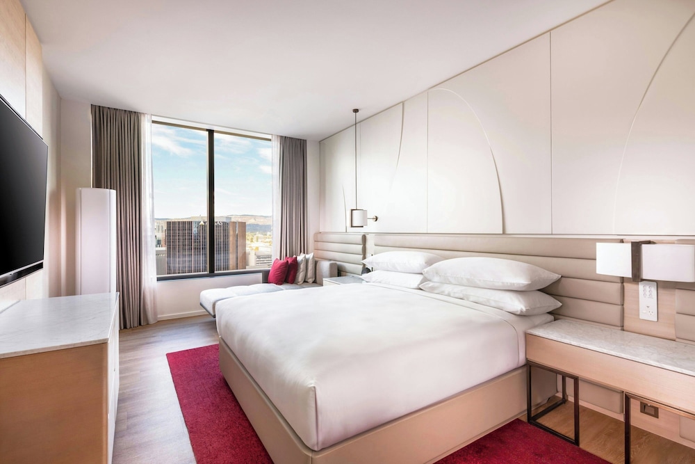 Adelaide Marriott Hotel 13/47