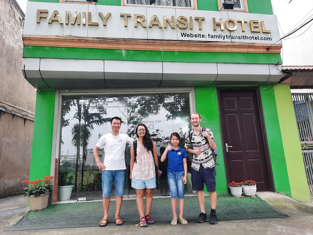 Family Transit Hotel 57/68