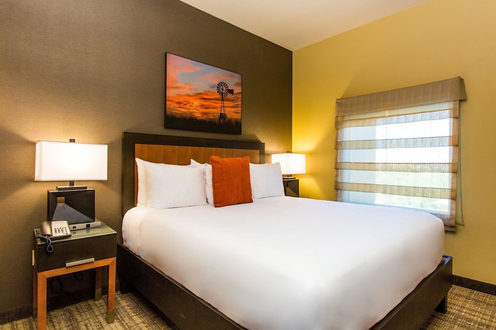Cambria Hotels Plano Frisco 11/50