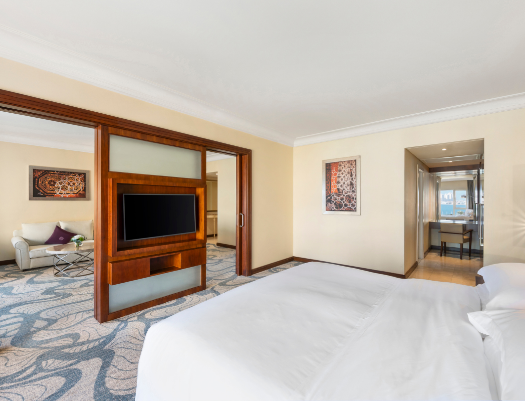 Diplomat, Suite
